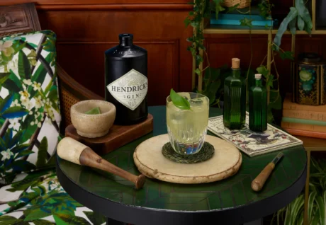 Hendrick's Gin — Szkocki Gin współczesny, butelka 700 ml, beautyshot